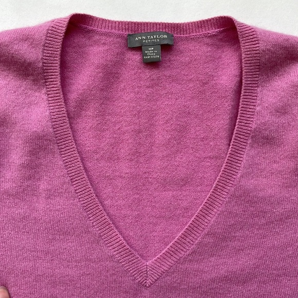 Ann Taylor Pink Cashmere Sweater Medium Petites - Picture 6 of 13